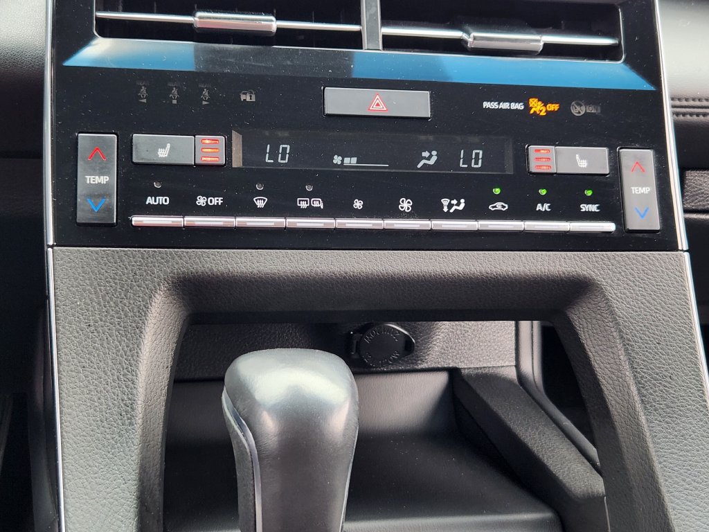 Used 2022 Toyota Avalon XLE FWD image 10