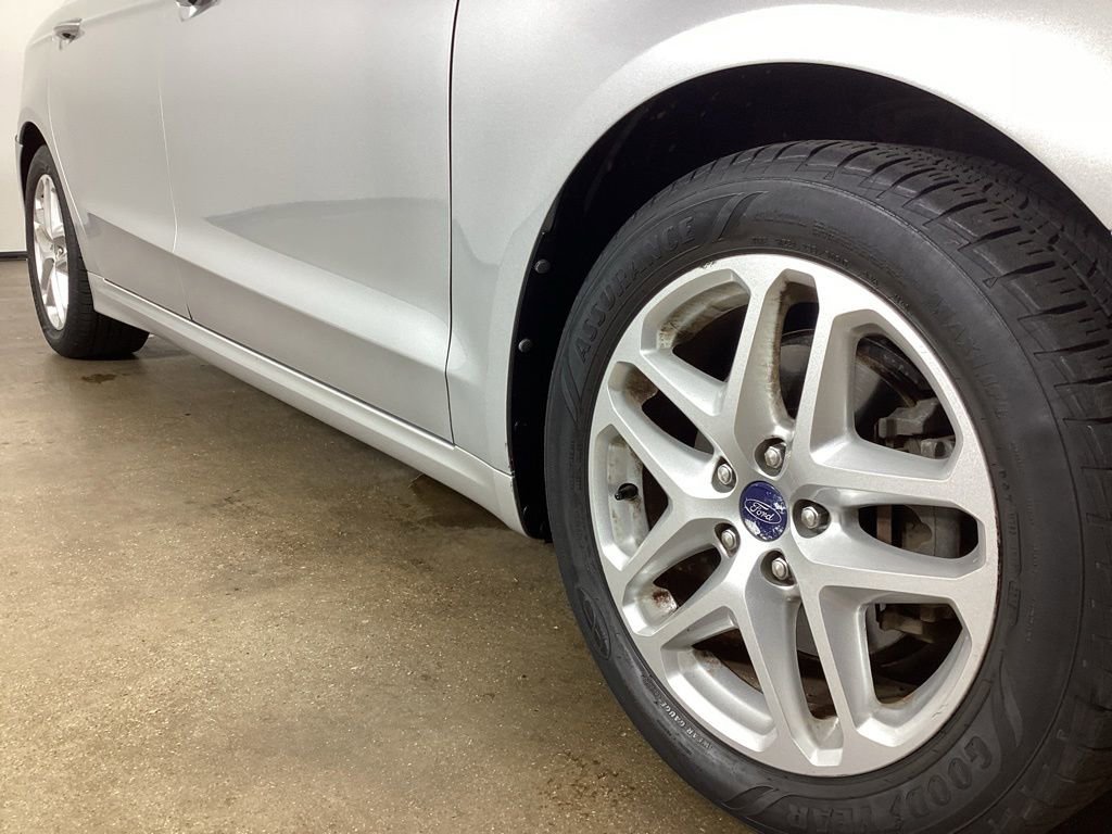 Used 2014 Ford Fusion SE FWD image 6