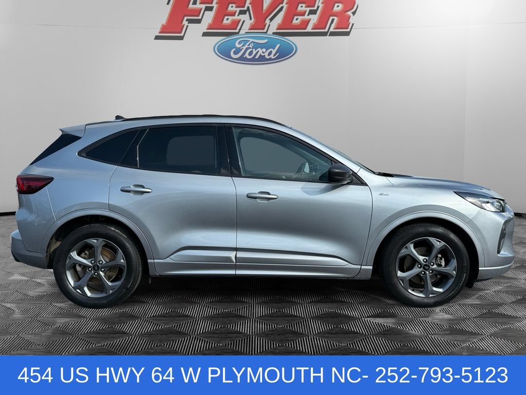 Certified 2023 Ford Escape ST-Line w/ Tech Pack #1 FWD image 6