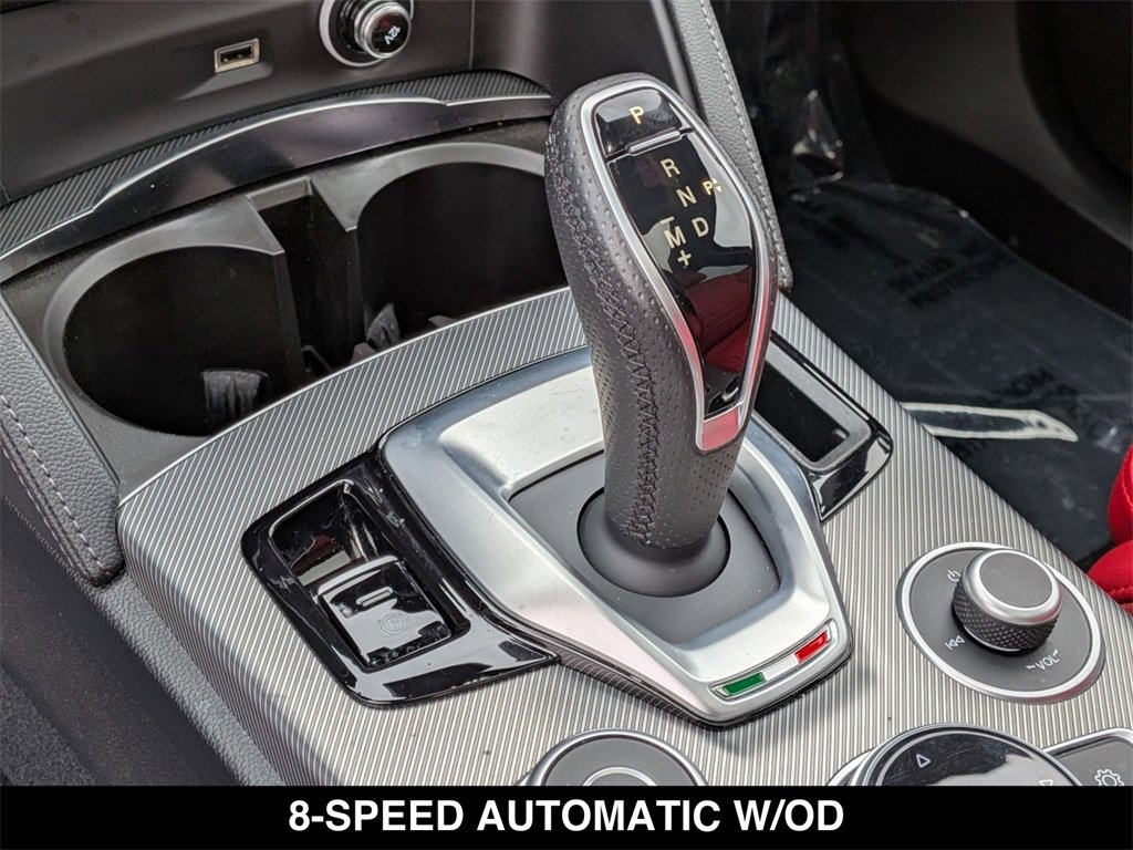 Used 2023 Alfa Romeo Stelvio Veloce image 5