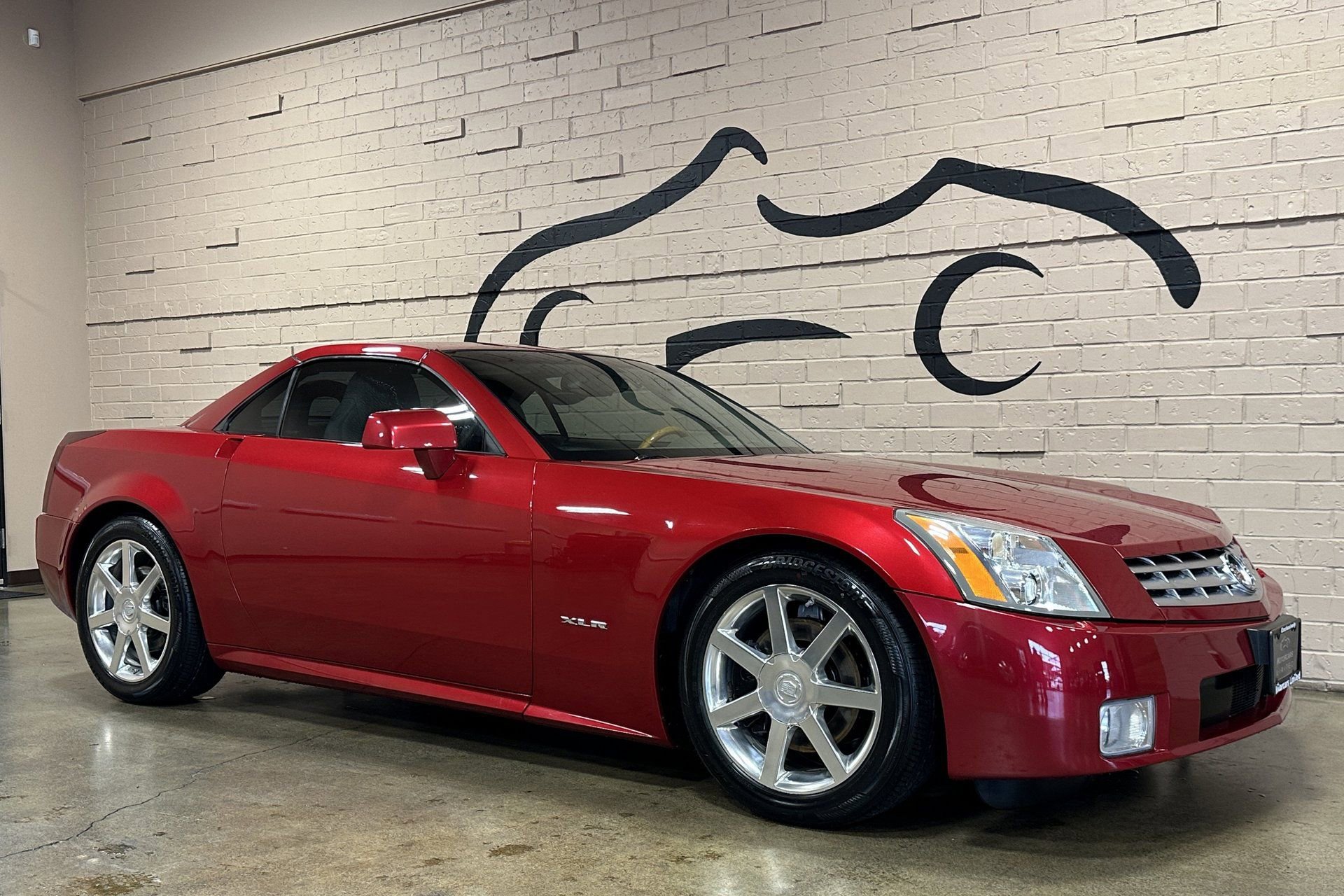 Used 2005 Cadillac XLR image 2