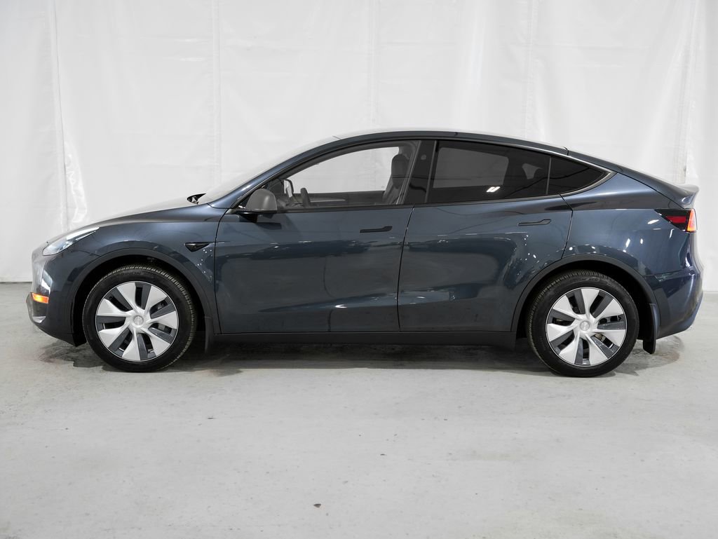 Used 2024 Tesla Model Y Long Range AWD/4WD image 2