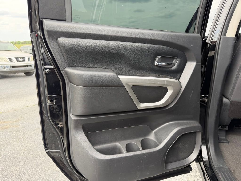 Used 2021 Nissan Titan SV AWD/4WD image 15