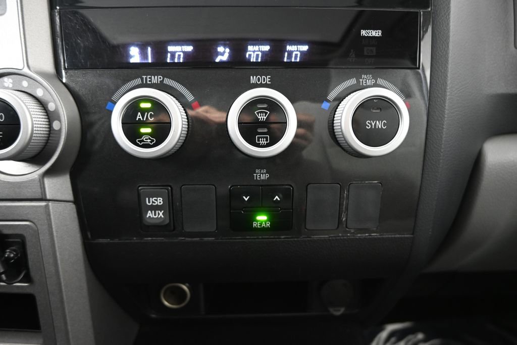 Used 2016 Toyota Sequoia SR5 AWD/4WD image 32