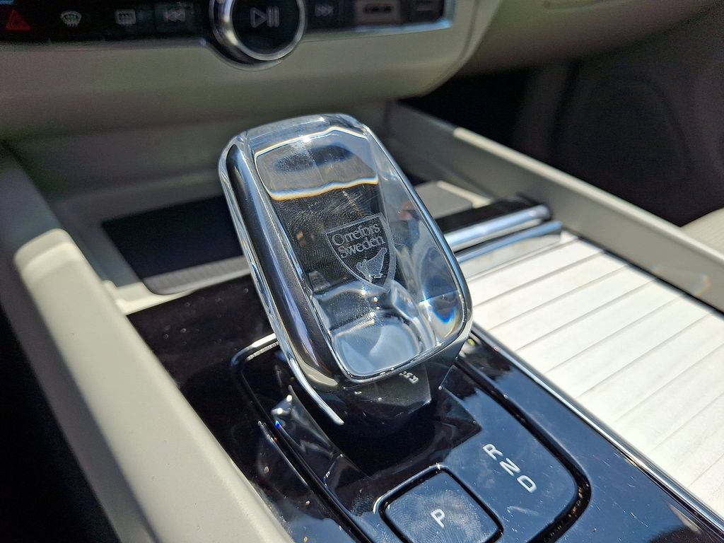 Certified 2026 Volvo XC60 B5 Ultra AWD/4WD image 18