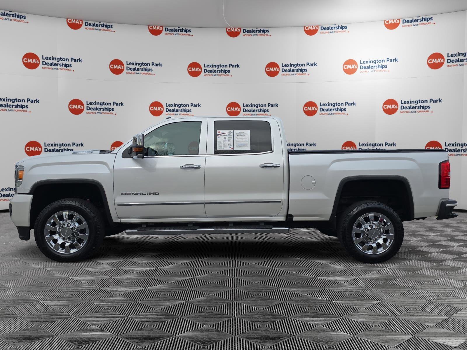 Used 2018 GMC Sierra 2500 Denali w/ Duramax Plus Package image 4