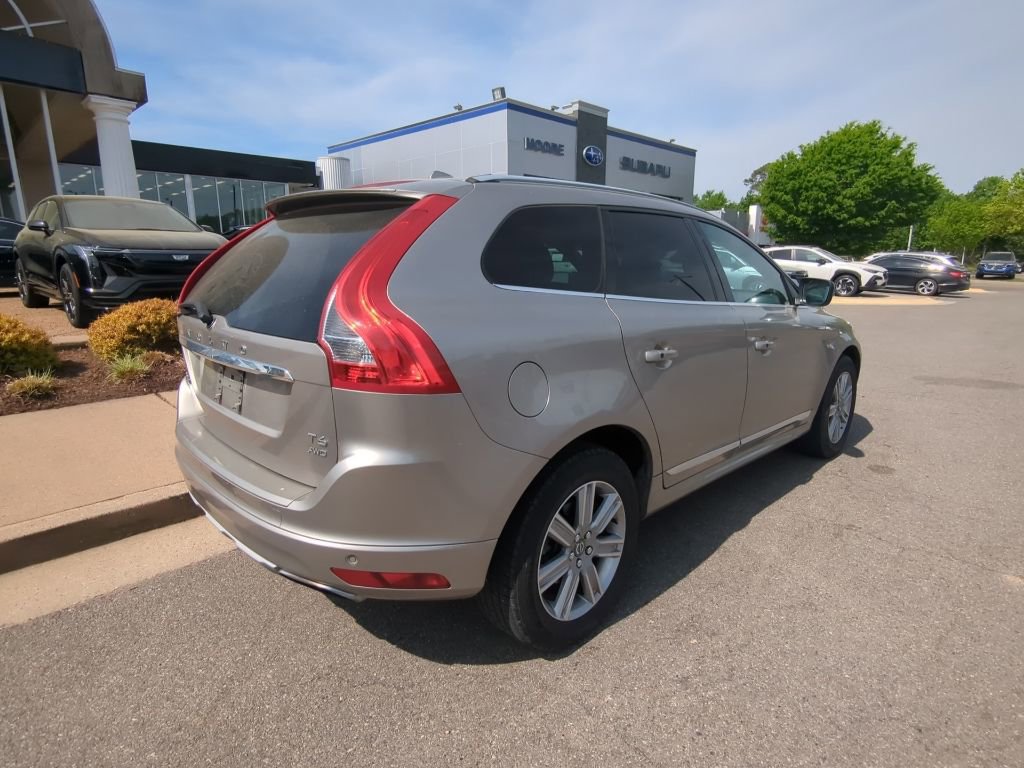 Used 2016 Volvo XC60 T6 w/ Proximity Package AWD/4WD image 3