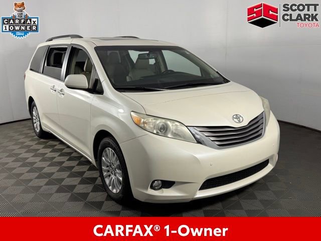 Used 2017 Toyota Sienna XLE image 1