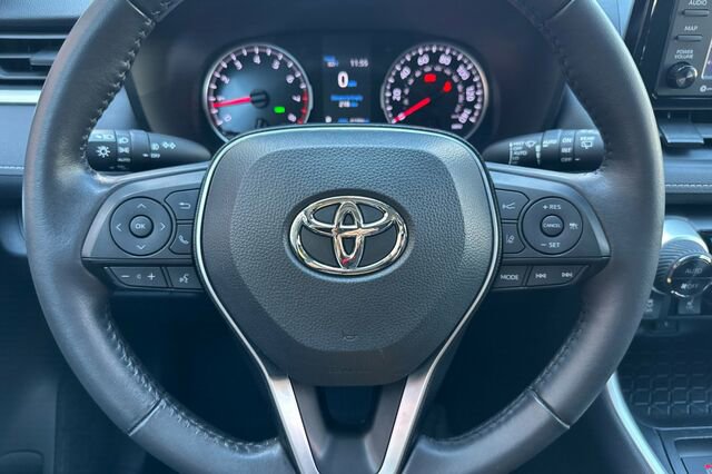 Used 2020 Toyota RAV4 XLE w/ XLE Grade Weather Package image 20