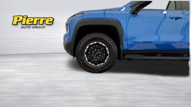 Used 2026 Chevrolet Silverado EV Trail Boss AWD/4WD image 15