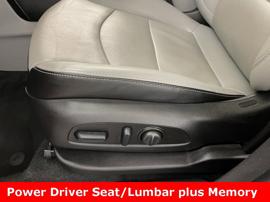 Used 2024 GMC Terrain SLT image 11