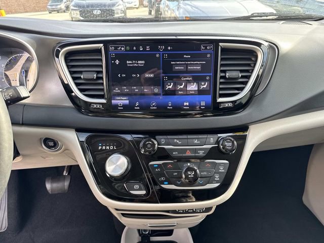 Used 2024 Chrysler Pacifica Touring-L image 24
