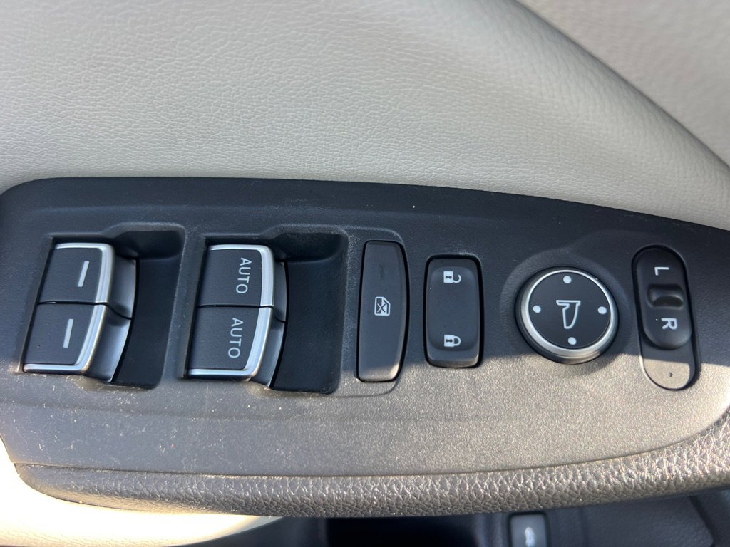 Used 2018 Honda Accord LX image 25