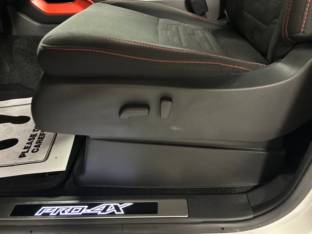 Used 2023 Nissan Frontier PRO-4X w/ Pro Convenience Package AWD/4WD image 11