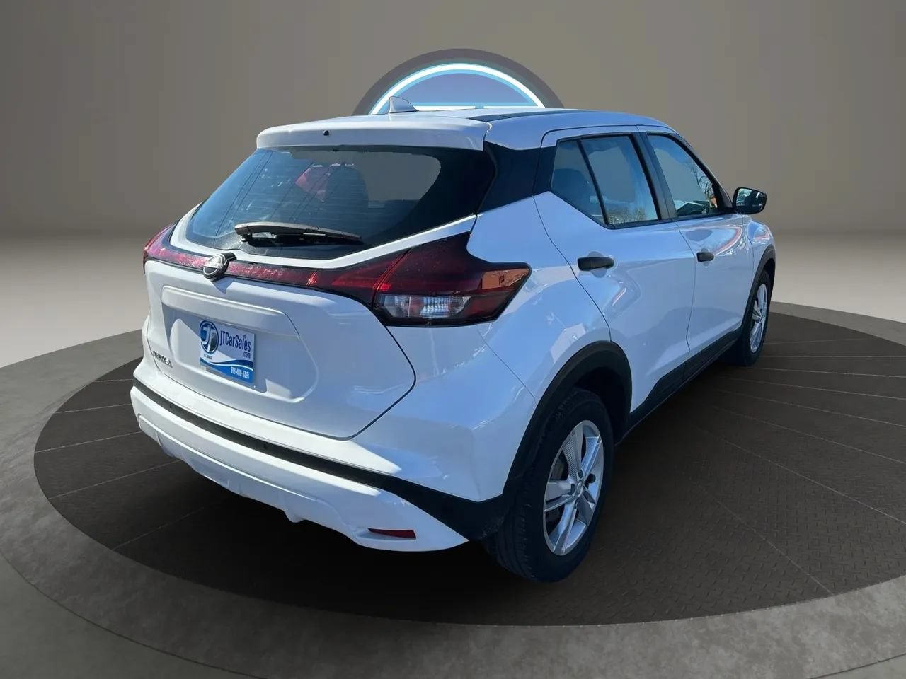 Used 2023 Nissan Kicks S FWD image 9