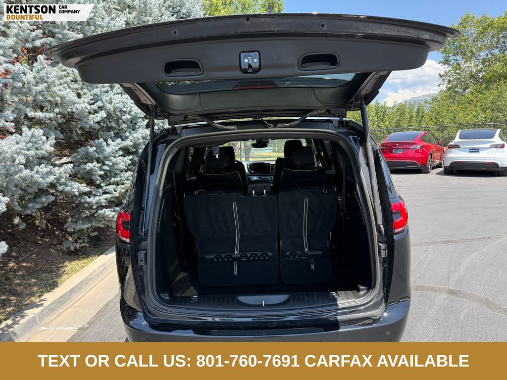 Used 2026 Chrysler Pacifica Limited FWD image 38
