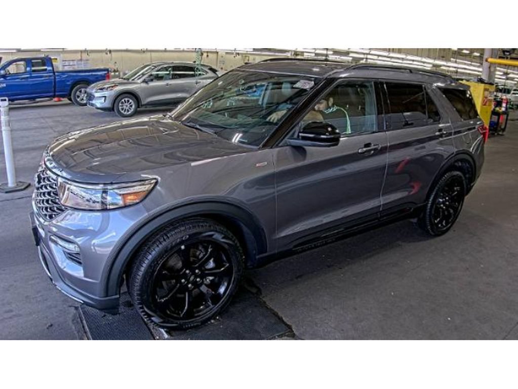 Used 2022 Ford Explorer ST-Line w/ Class IV Trailer Tow Package AWD/4WD image 2
