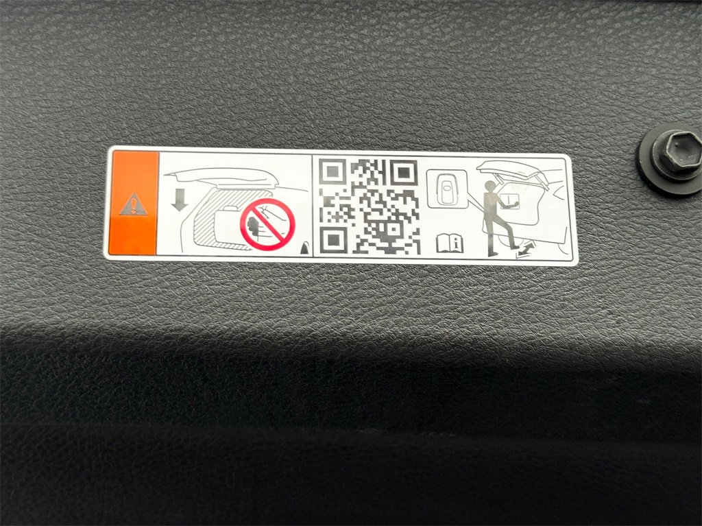 Certified 2025 Toyota Sienna Platinum image 30