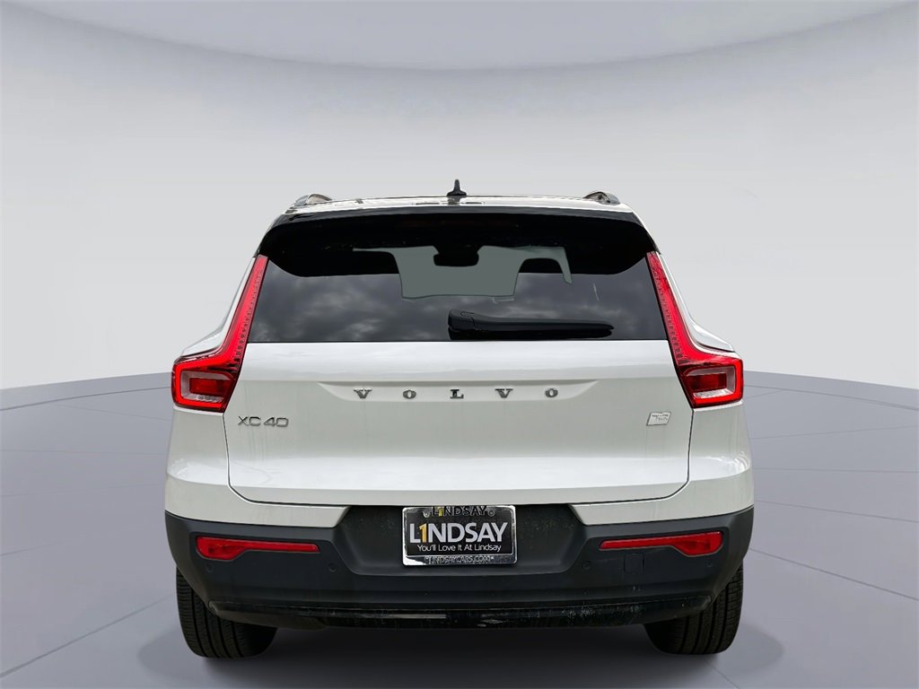 Used 2022 Volvo XC40 P8 Recharge Ultimate image 11