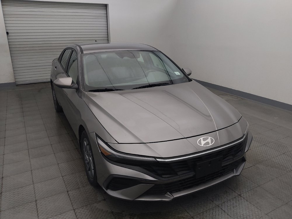 Used 2024 Hyundai Elantra Blue FWD image 14