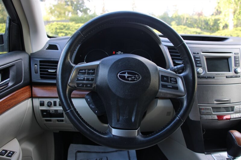 Used 2013 Subaru Outback 2.5i Limited AWD/4WD image 18