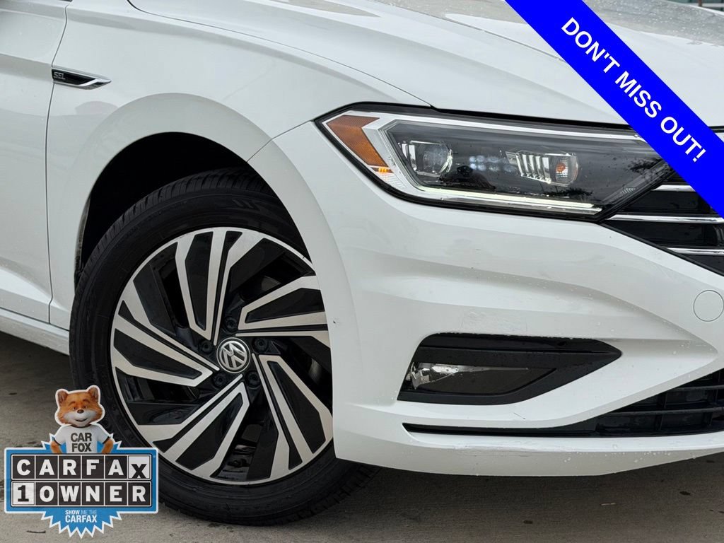 Used 2020 Volkswagen Jetta SEL Premium FWD image 2