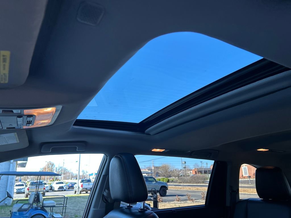 Used 2019 Toyota Highlander XLE image 24