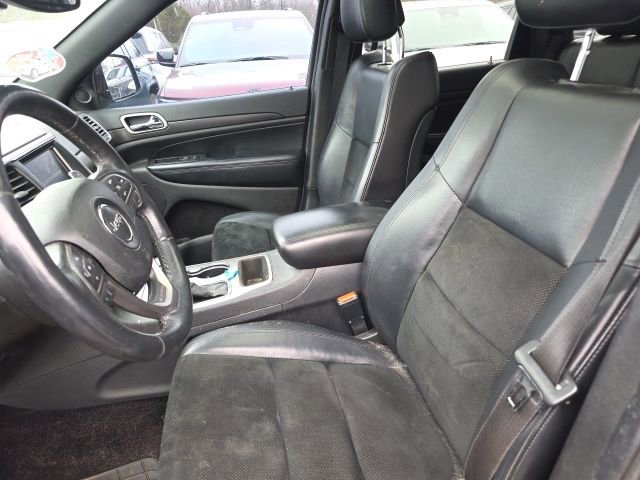 Used 2017 Jeep Grand Cherokee Altitude image 10