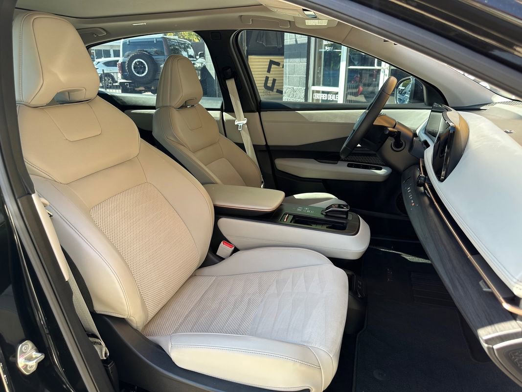 Used 2023 Nissan Ariya Evolve+ image 25