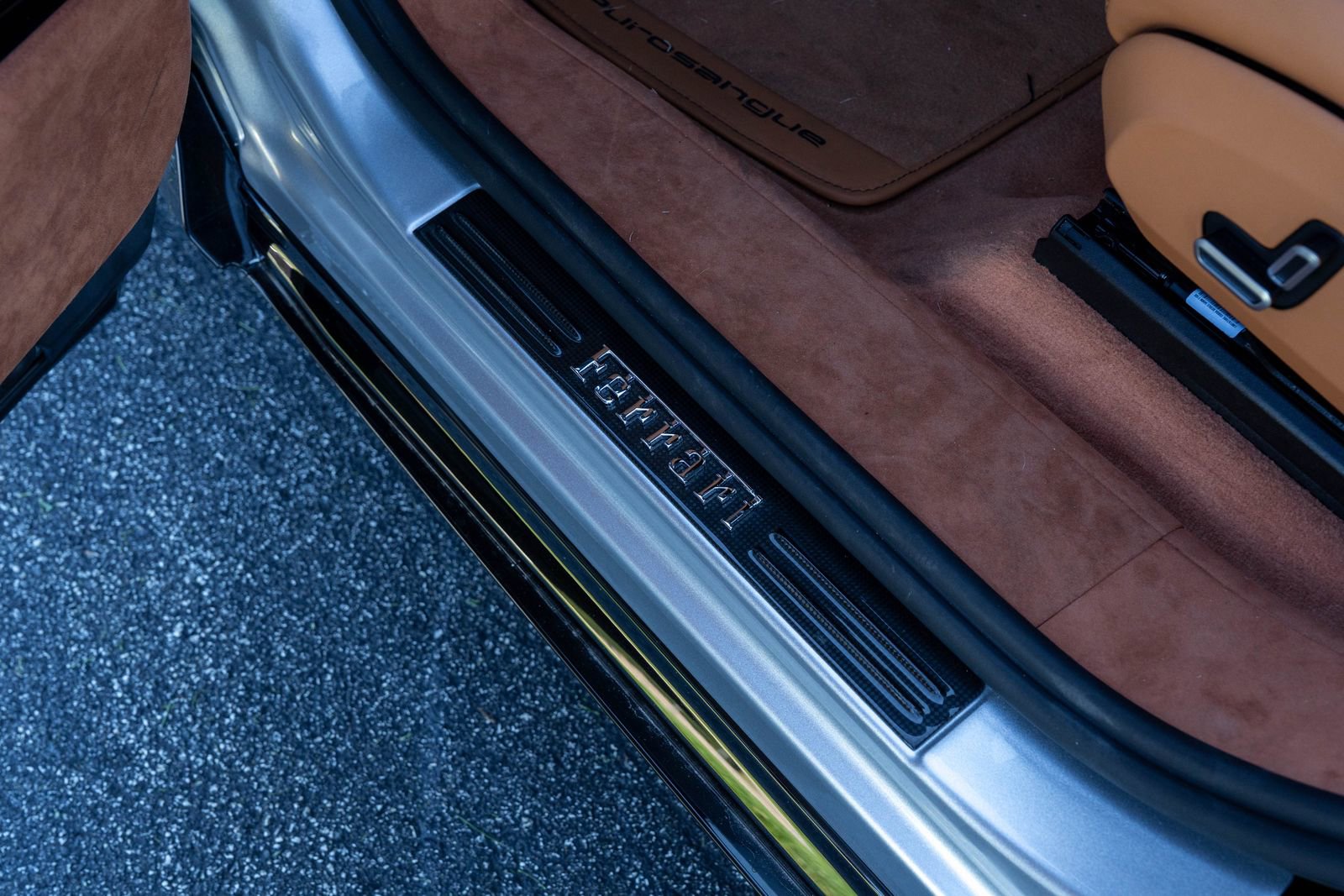 Certified 2025 Ferrari Purosangue image 27