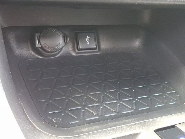 Used 2022 Toyota RAV4 XLE Premium AWD/4WD image 27