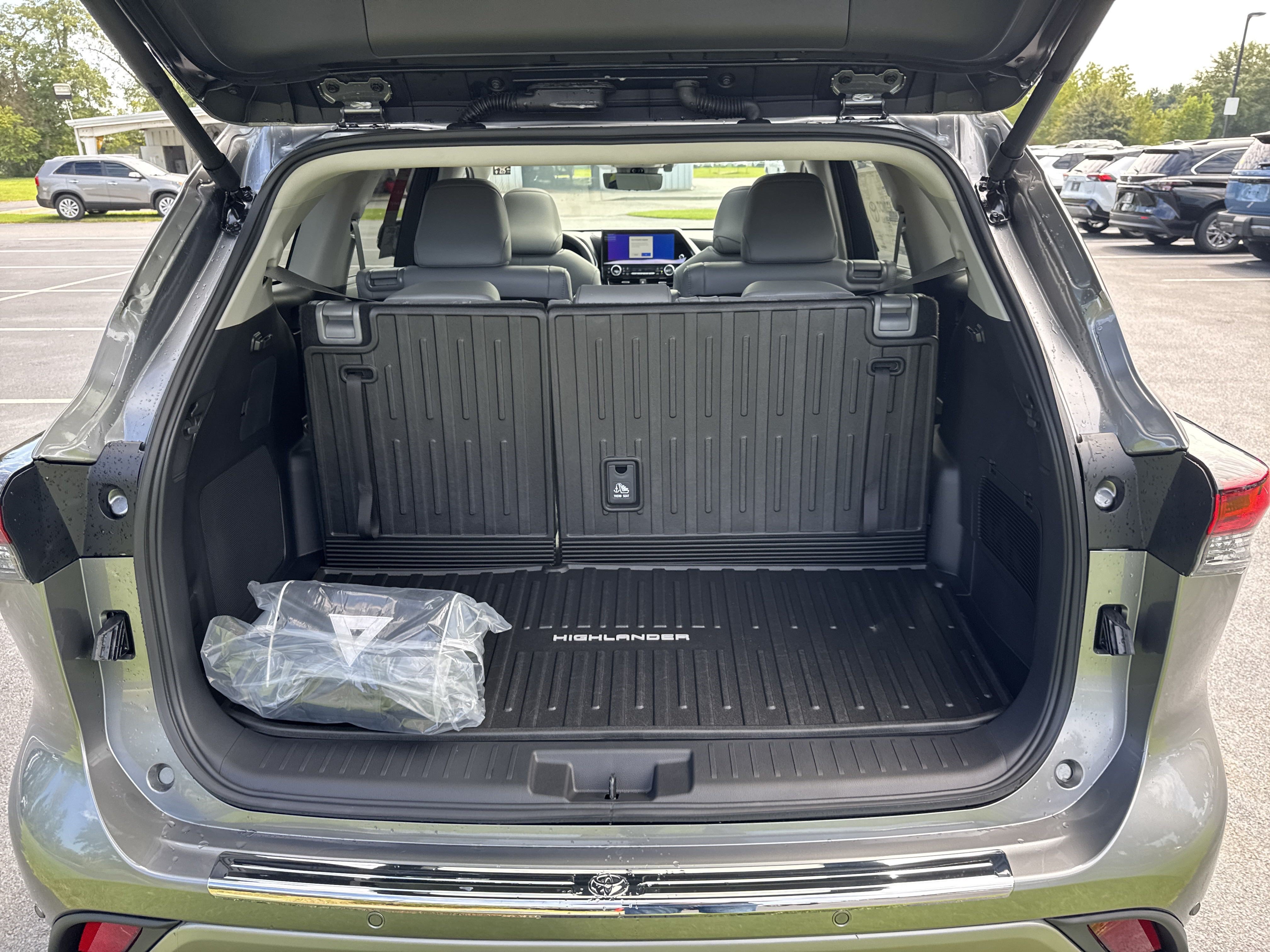 New 2025 Toyota Highlander Platinum AWD/4WD image 41