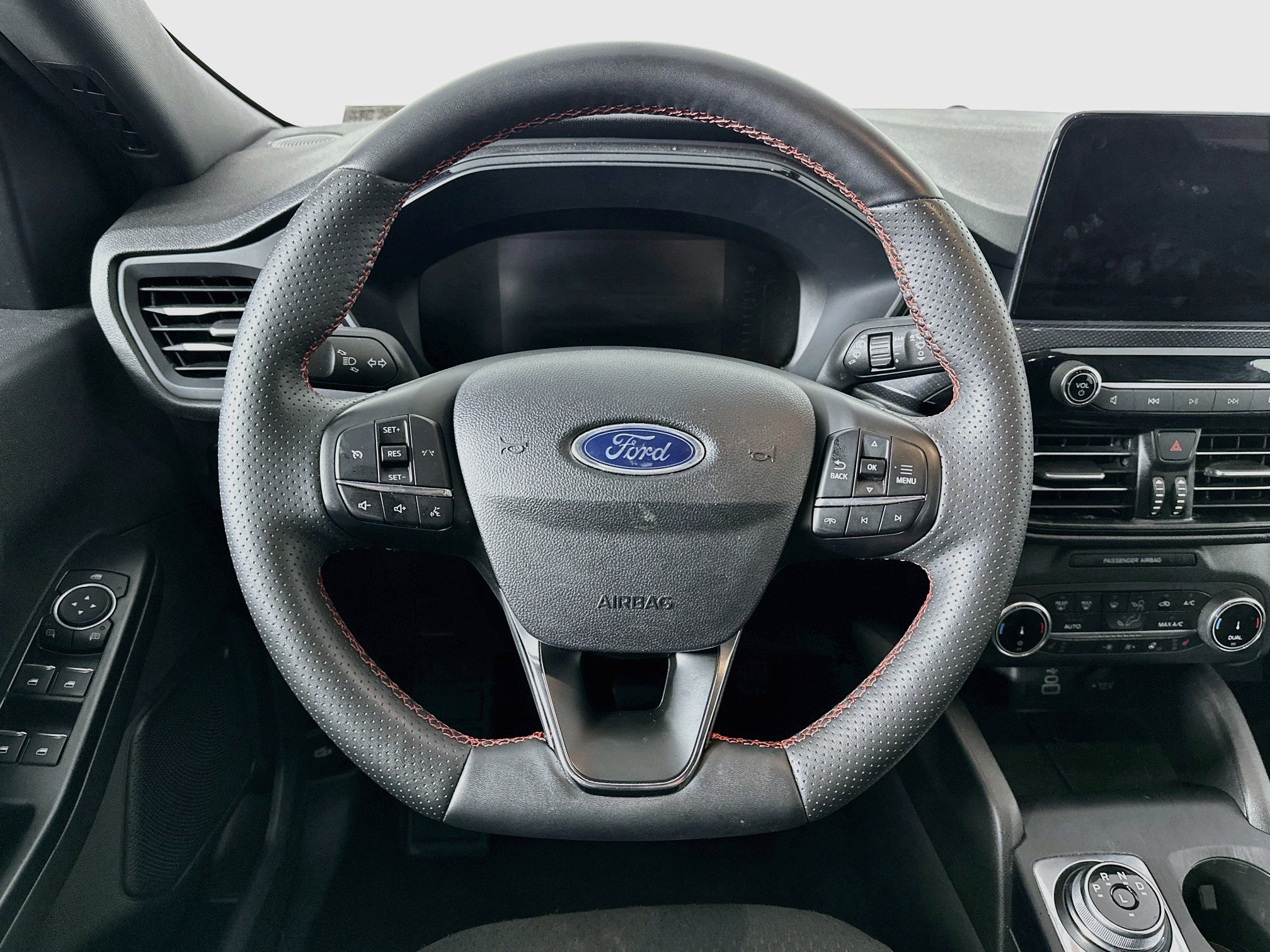 Used 2025 Ford Escape ST-Line Select AWD/4WD image 18