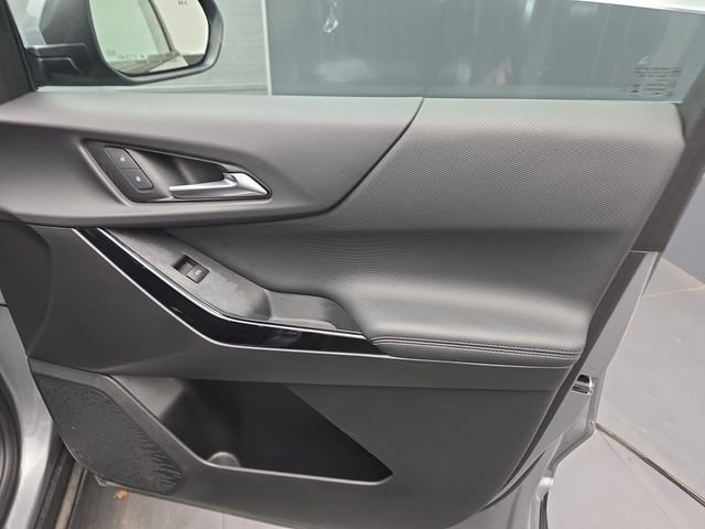 Used 2025 Chevrolet Equinox LT image 47