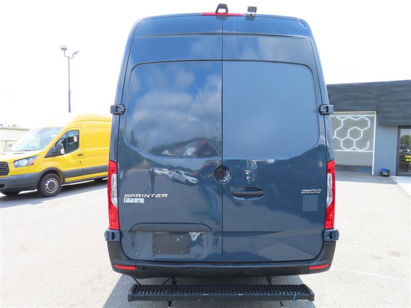 Used 2019 Mercedes-Benz Sprinter 170 image 12