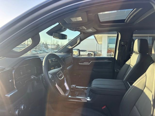 Used 2025 GMC Sierra 1500 Elevation w/ Elevation Premium Package image 9