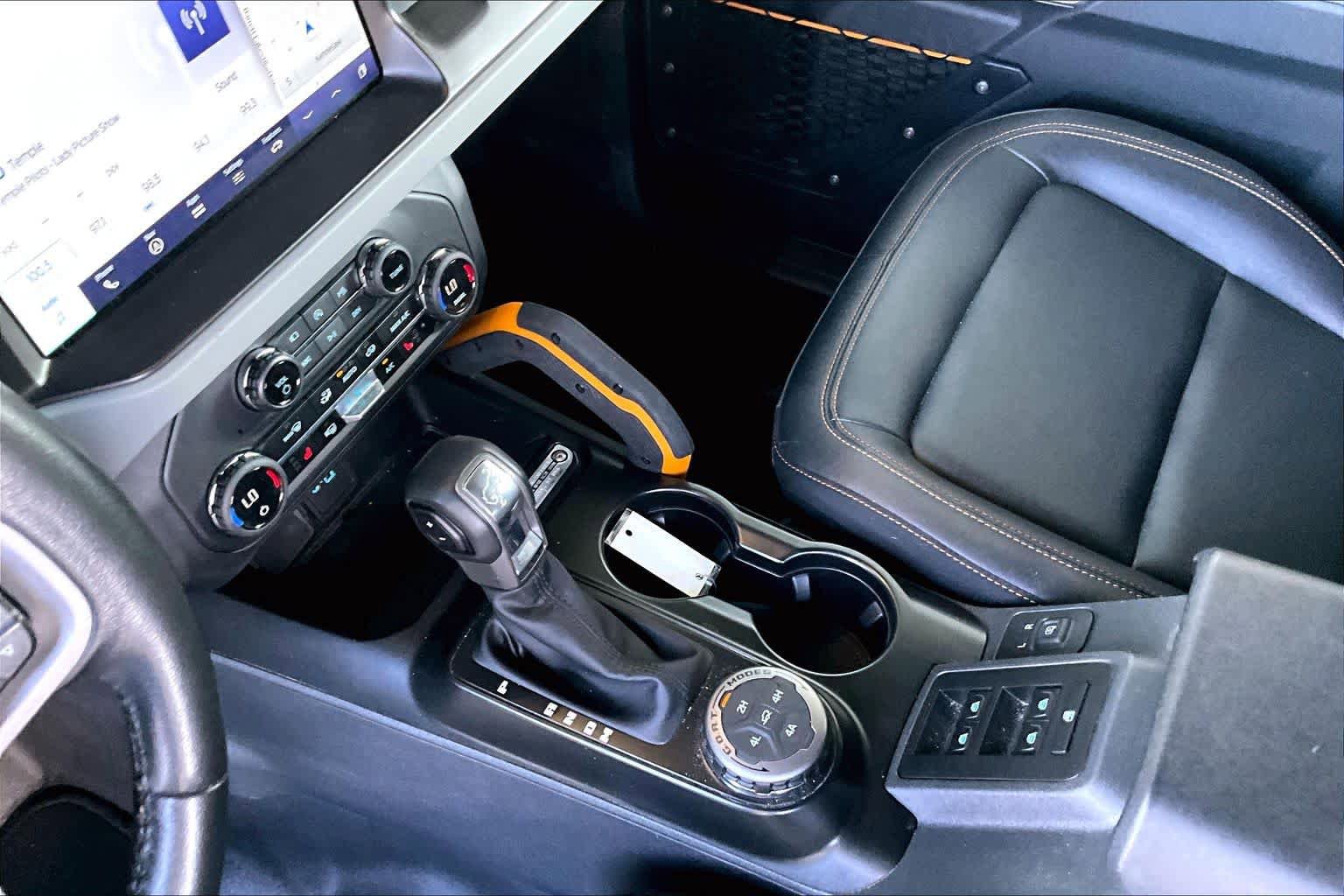 Used 2023 Ford Bronco Badlands w/ Sasquatch Package AWD/4WD image 16