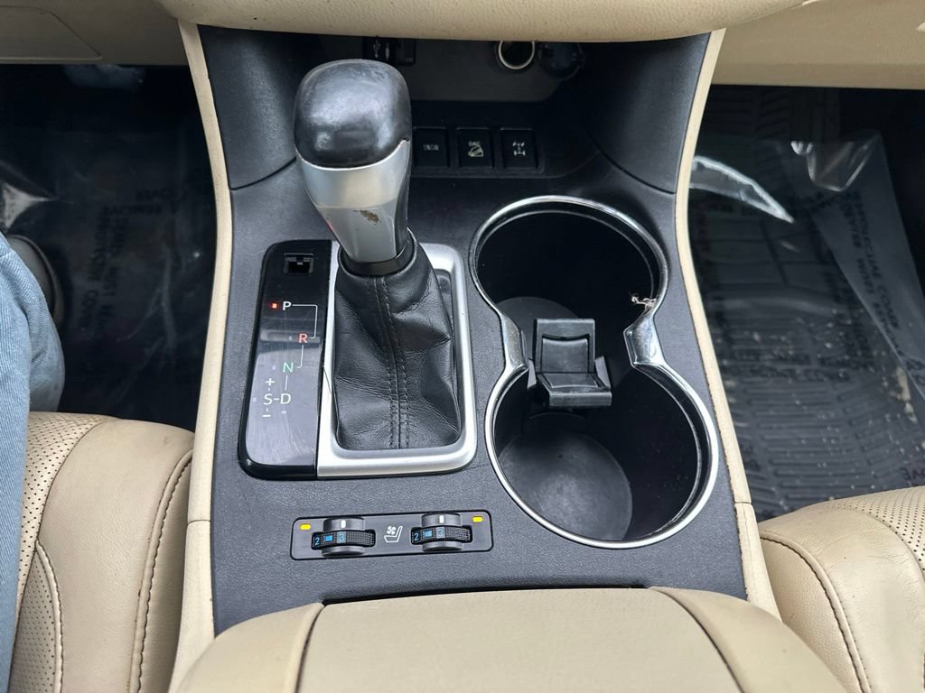 Used 2015 Toyota Highlander Limited w/ Driver Technology Package AWD/4WD image 48