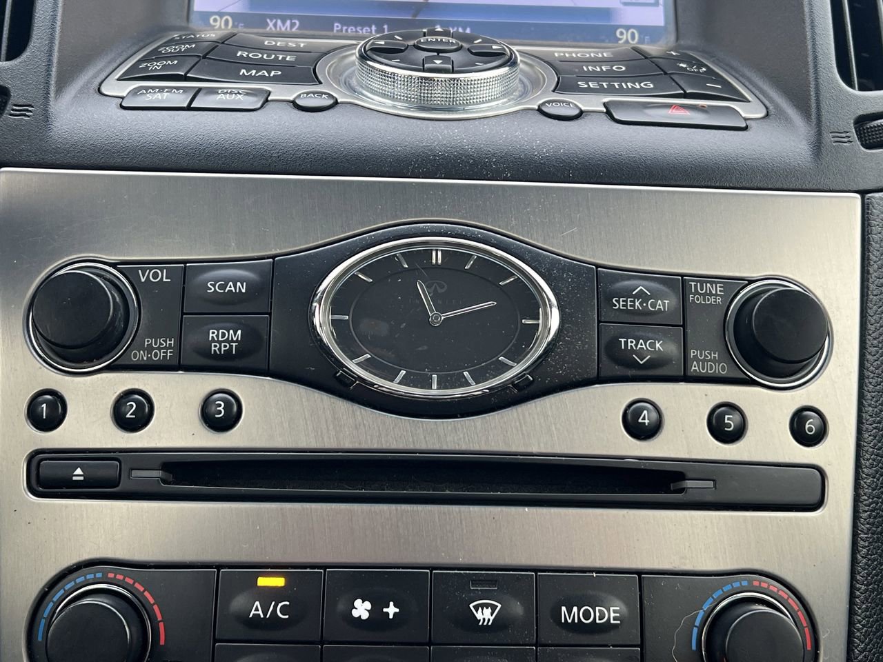 Used 2013 INFINITI G37 x w/ Premium Pkg image 8