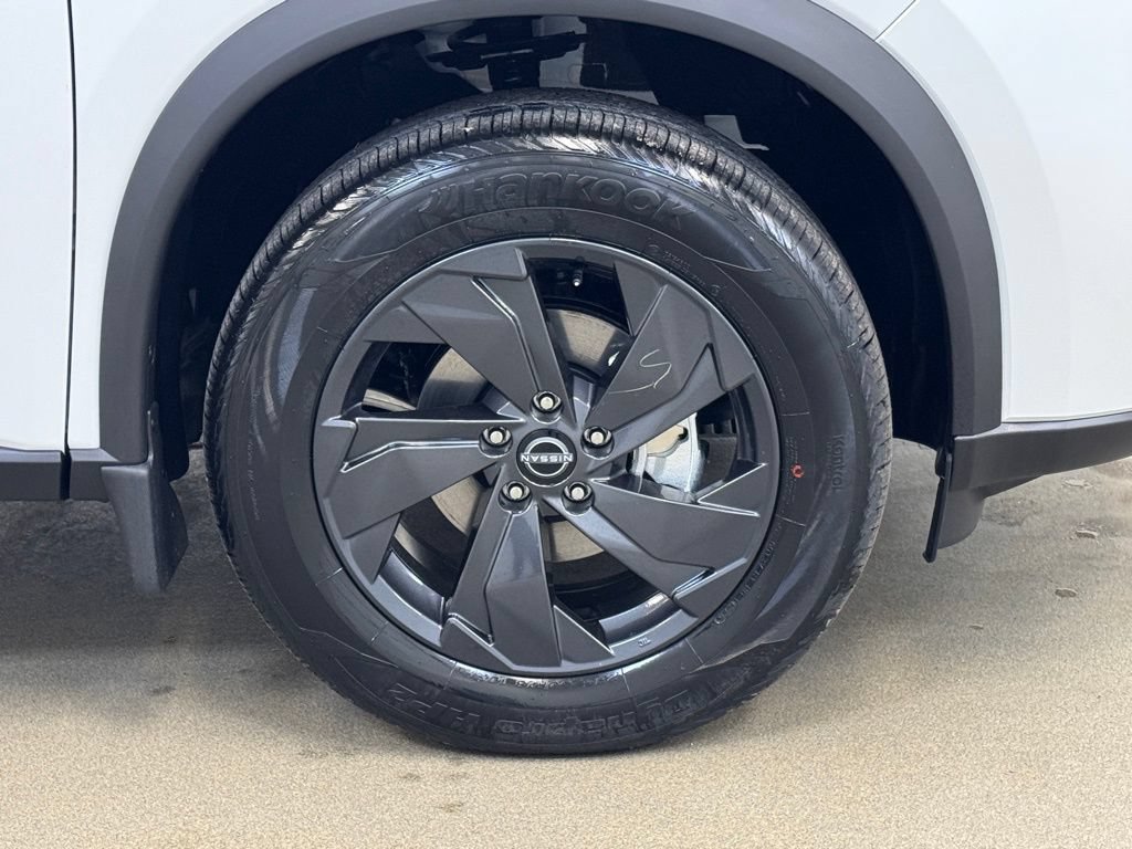 New 2026 Nissan Rogue SV w/ Cold Weather Package AWD/4WD image 4