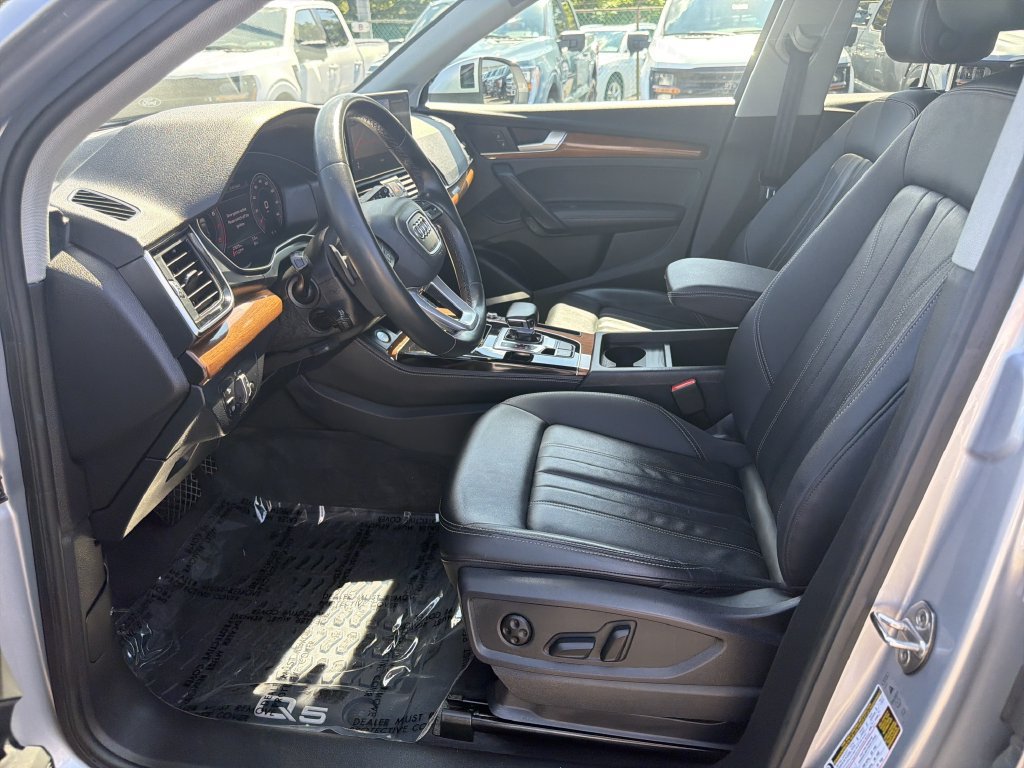 Used 2023 Audi Q5 2.0T Premium Plus w/ Premium Plus Package AWD/4WD image 11