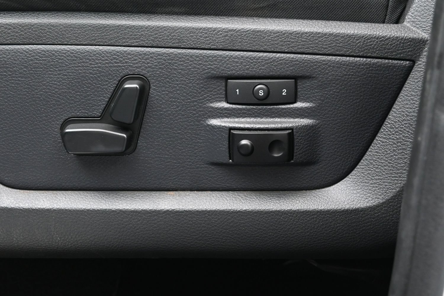 Used 2012 RAM 1500 Limited RWD image 10