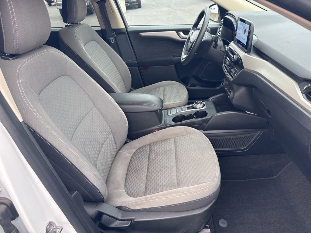 Used 2020 Ford Escape SE image 10