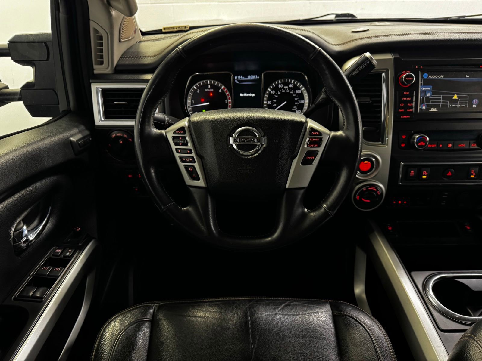 Used 2018 Nissan Titan SL w/ Chrome Package AWD/4WD image 9
