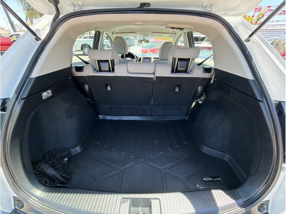 Used 2017 Honda HR-V LX image 11