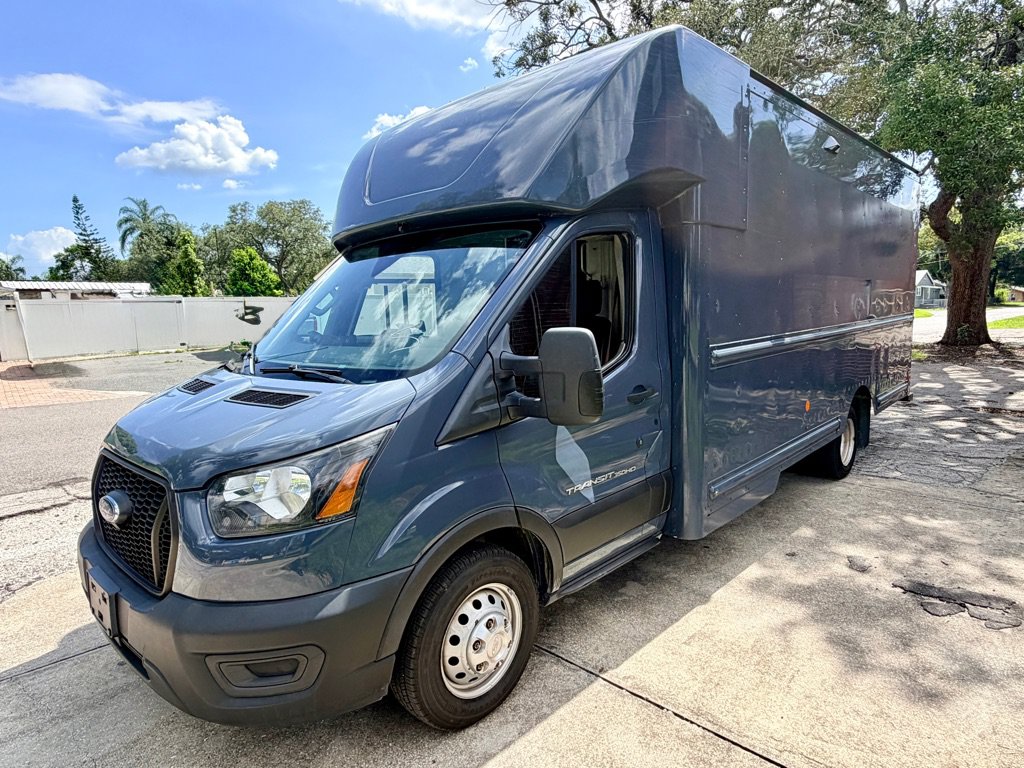 Used 2021 Ford Transit 350 DRW RWD image 3