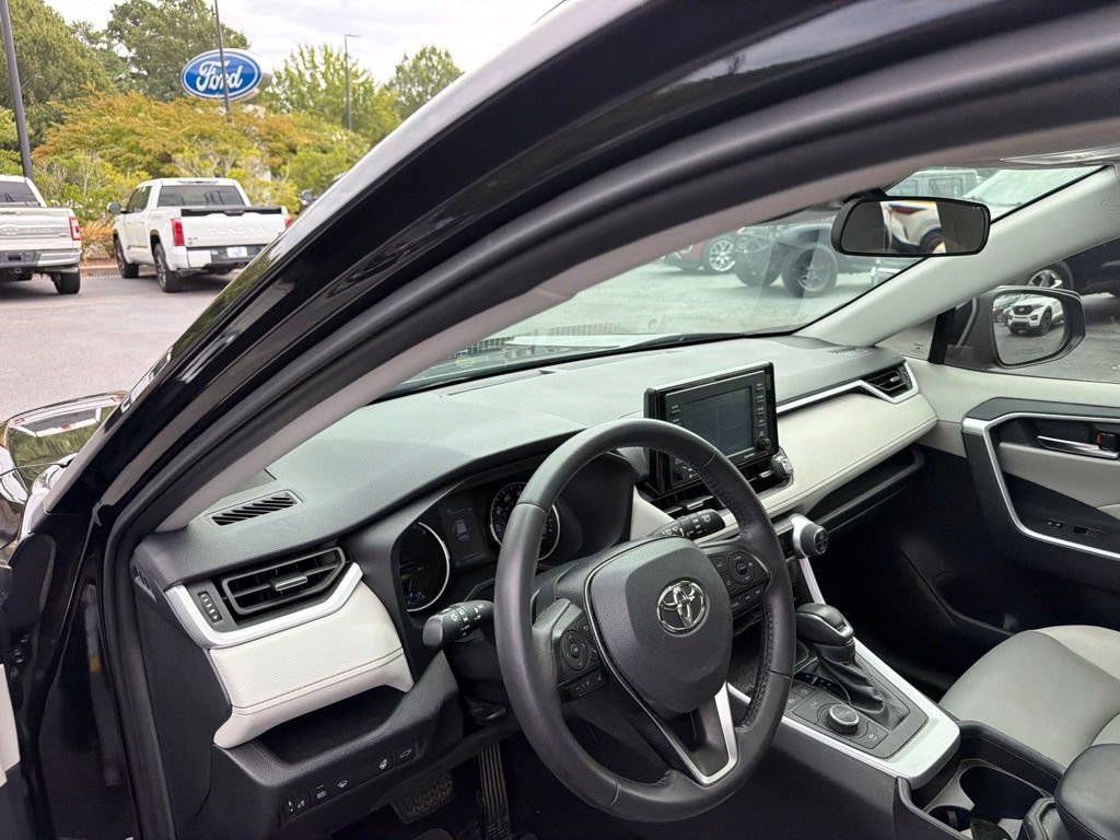 Used 2021 Toyota RAV4 XLE Premium AWD/4WD image 11
