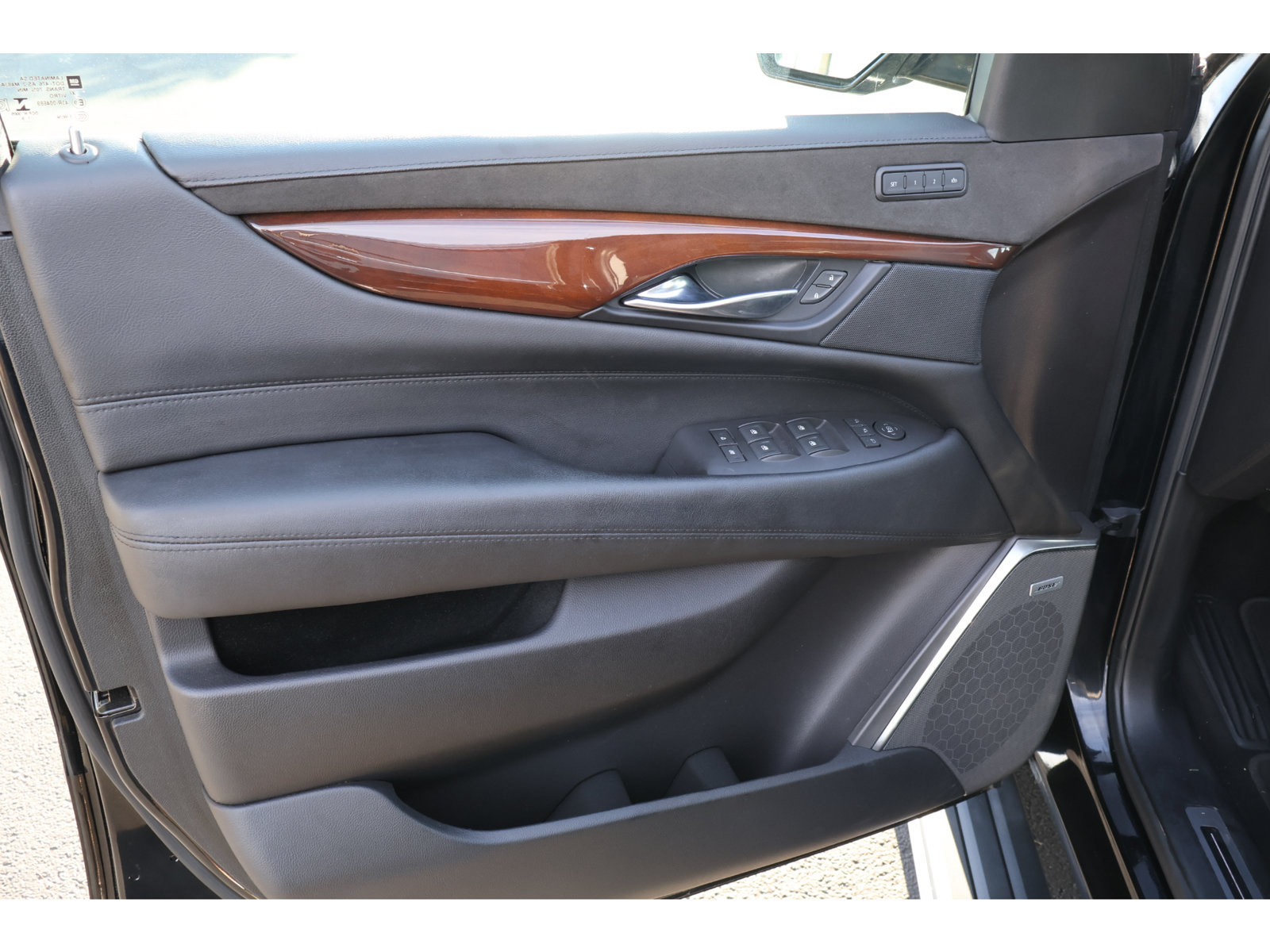 Used 2019 Cadillac Escalade Premium Luxury RWD image 27