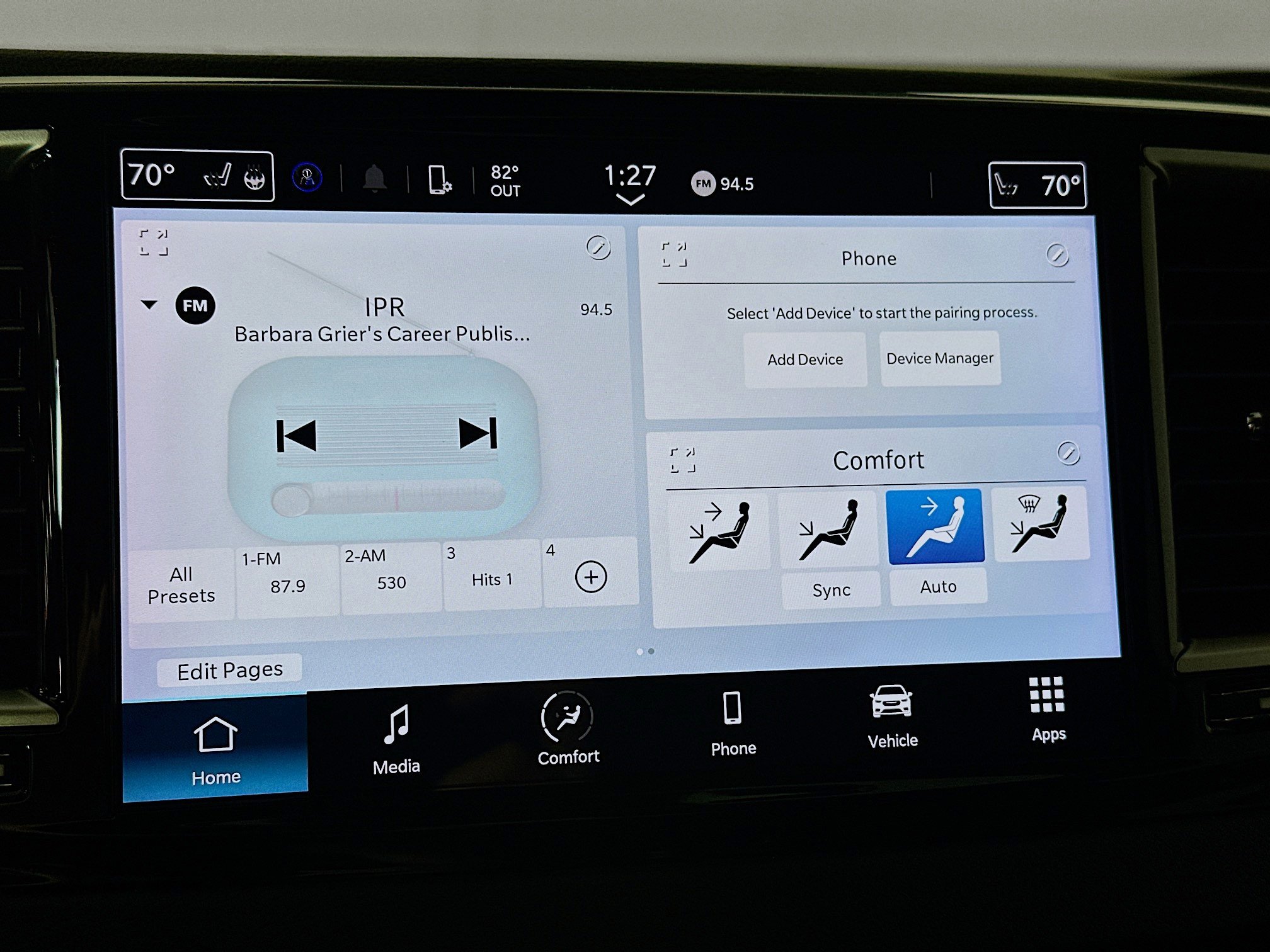 Used 2023 Chrysler Pacifica Touring-L image 14