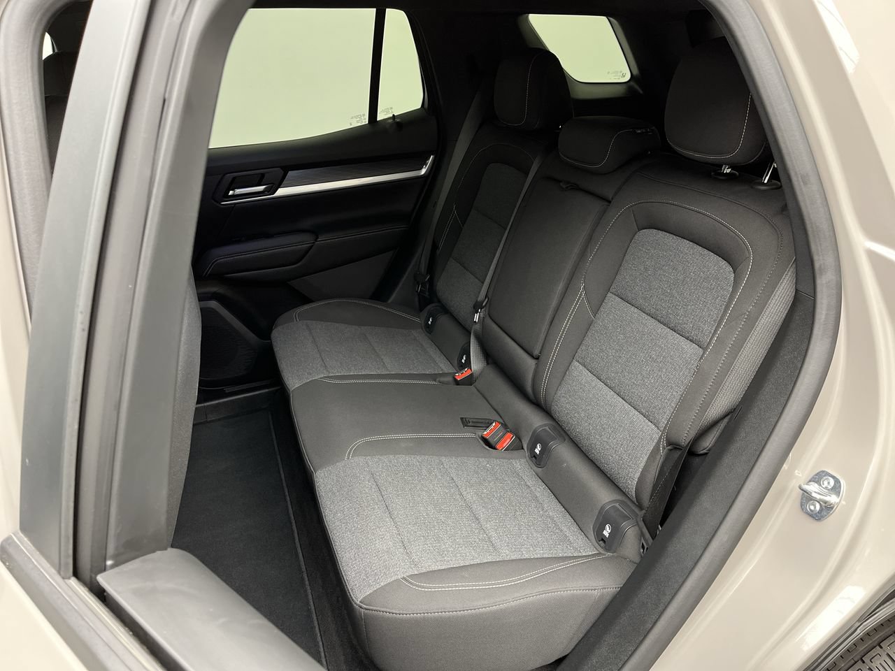 Certified 2025 GMC Terrain Elevation w/ Technology Package II AWD/4WD image 10